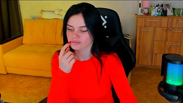 Snapshot of Lora_Cain chatting on 03/01/25, 12:34 Lora Cain online show from 03/01/25, 12:34