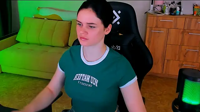 Snapshot of Lora_Cain chatting on 03/03/25, 03:09 Lora Cain online show from 03/03/25, 03:09