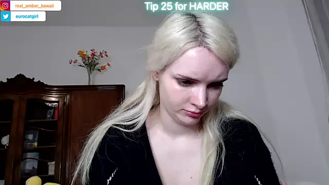 Amber Kawaii online show from 03/09/25, 08:21