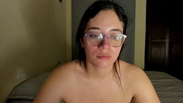 Snapshot of atenas_05_ chatting on 07/25/26, 09:29 atenas 05 online show from 07/25/26, 09:29