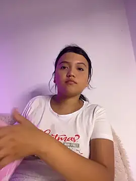 Snapshot of alisson_carolina73 chatting on 05/03/26, 09:32 alisson carolina73 online show from 05/03/26, 09:32