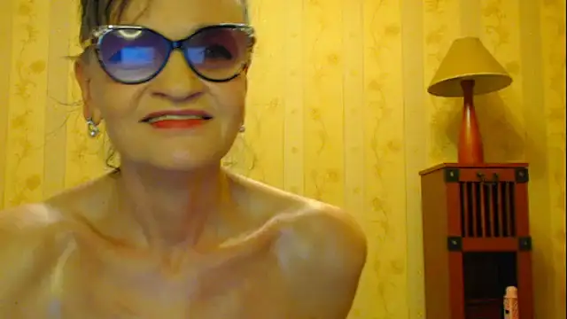 Snapshot of Valentina3859 chatting on 02/27/25, 12:56 Valentina3859 online show from 02/27/25, 12:56