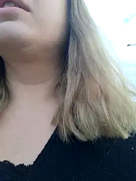 cansuozell online show from 11/26/25, 05:41