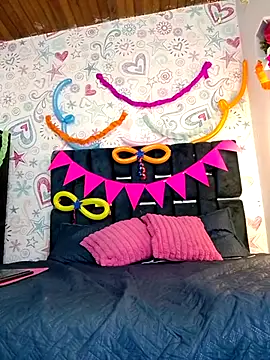 KOURTNEY-- online show from 03/01/25, 01:22