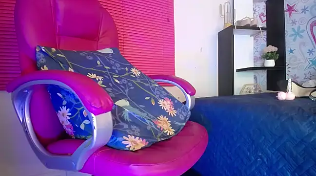 KOURTNEY-- online show from 03/13/25, 07:53