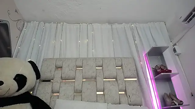 KOURTNEY-- online show from 09/12/25, 02:22