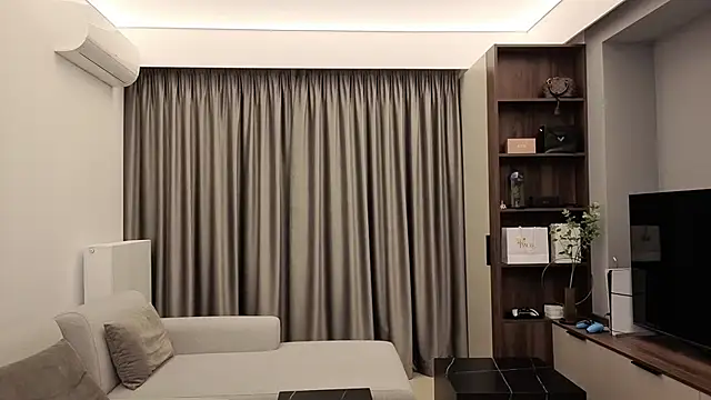 IrisNoire online show from 02/24/26, 08:40