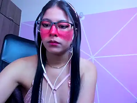  ALLYSON18  online show from 12/22/25, 11:51