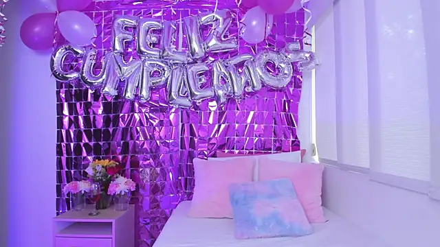 Snapshot of Brisa_blue chatting on 12/18/24, 07:08 Brisa blue online show from 12/18/24, 07:08