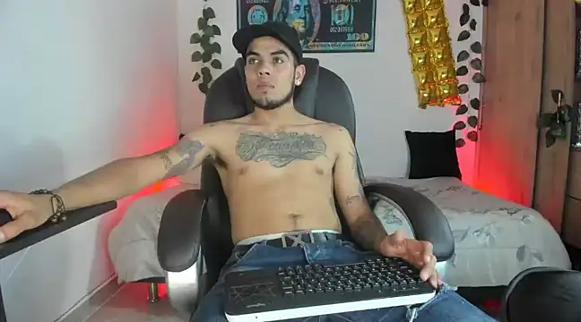 Snapshot of mikee_scooth chatting on 02/13/25, 05:16 mikee scooth online show from 02/13/25, 05:16