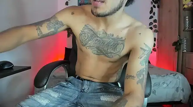 Snapshot of mikee_scooth chatting on 02/25/25, 03:42 mikee scooth online show from 02/25/25, 03:42