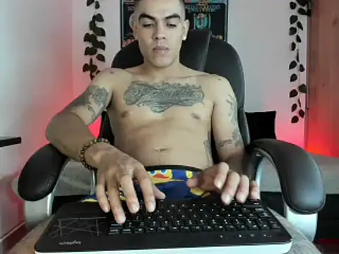 Snapshot of mikee_scooth chatting on 03/22/25, 07:57 mikee scooth online show from 03/22/25, 07:57