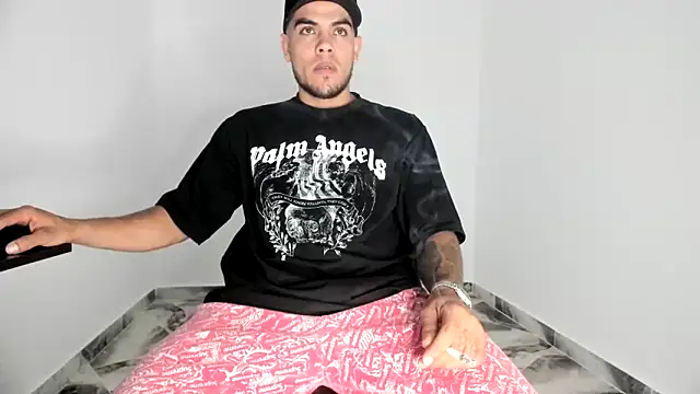 Snapshot of mikee_scooth chatting on 11/14/25, 07:56 mikee scooth online show from 11/14/25, 07:56