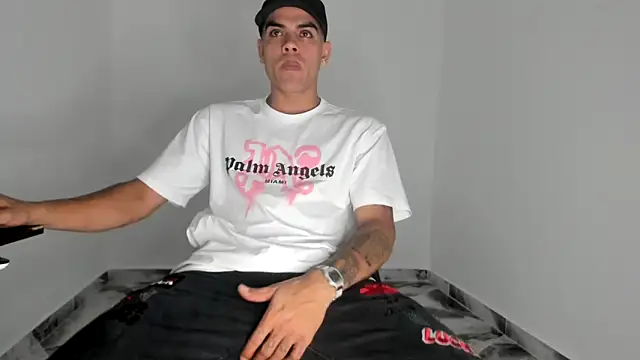 Snapshot of mikee_scooth chatting on 12/03/25, 04:09 mikee scooth online show from 12/03/25, 04:09