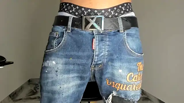 Snapshot of mikee_scooth chatting on 12/19/25, 07:48 mikee scooth online show from 12/19/25, 07:48