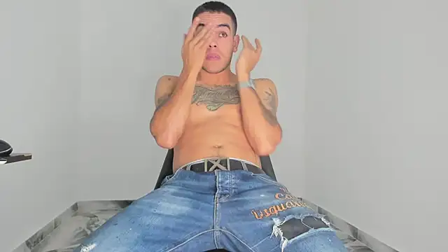 Snapshot of mikee_scooth chatting on 01/12/26, 08:14 mikee scooth online show from 01/12/26, 08:14