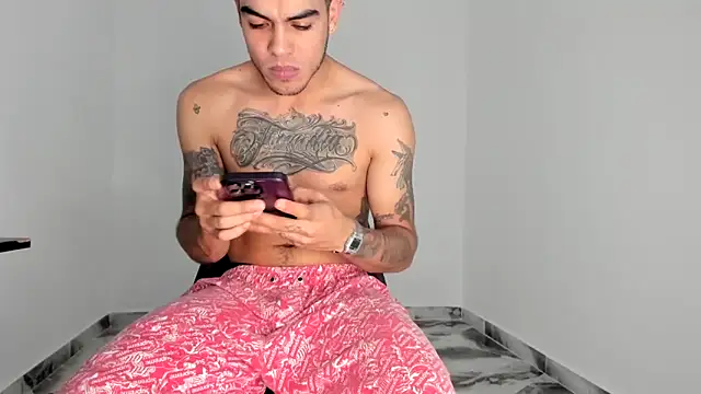 Snapshot of mikee_scooth chatting on 01/16/26, 03:05 mikee scooth online show from 01/16/26, 03:05