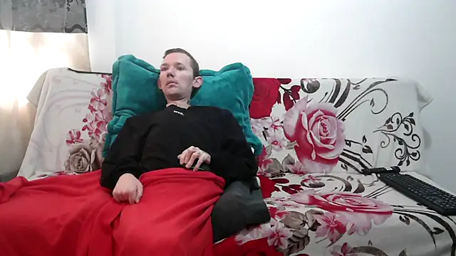 Sophia and Thomas online show from 04/18/26, 03:05