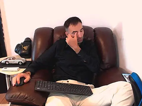 Leo 1617 online show from 10/11/25, 09:19