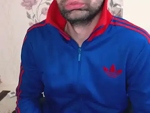 Leo 1617 online show from 11/18/25, 03:27