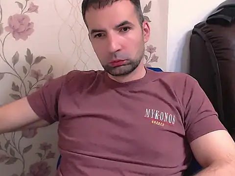 Snapshot of Leo_1617 chatting on 05/16/26, 12:26 Leo 1617 online show from 05/16/26, 12:26
