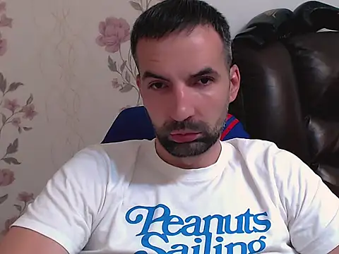 Snapshot of Leo_1617 chatting on 06/11/26, 12:14 Leo 1617 online show from 06/11/26, 12:14
