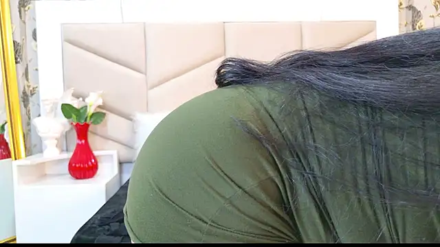 AlizonMoreti online show from 10/26/25, 02:12