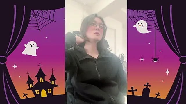 Snapshot of mel__mel chatting on 10/29/25, 04:37 mel mel online show from 10/29/25, 04:37