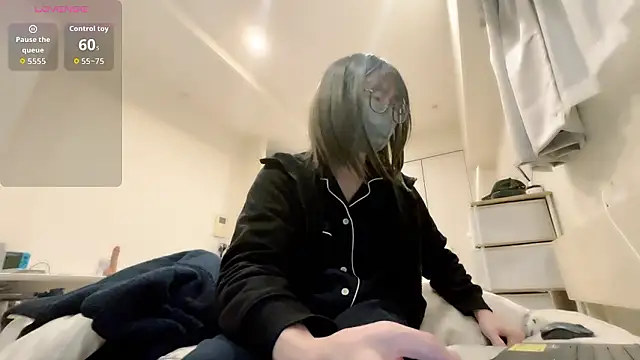 Snapshot of mel__mel chatting on 12/20/25, 03:41 mel mel online show from 12/20/25, 03:41