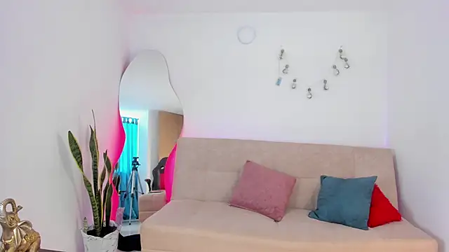 Sweetluna   online show from 10/21/25, 07:03