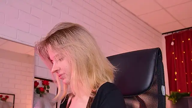 TinaDavil online show from 01/19/26, 01:15