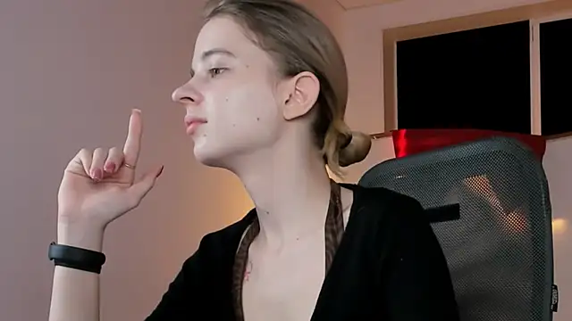 TinaDavil online show from 02/09/26, 01:15