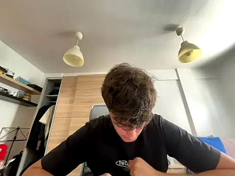 Snapshot of Pablogn24 chatting on 09/17/25, 11:01 Pablogn24 online show from 09/17/25, 11:01