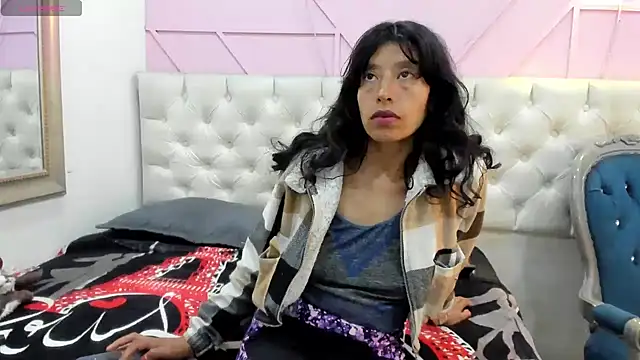 karolinee 66  online show from 04/19/26, 04:23