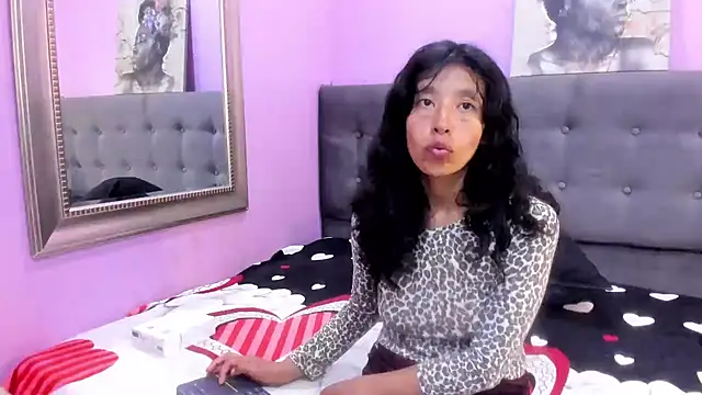 karolinee 66  online show from 05/30/26, 04:53