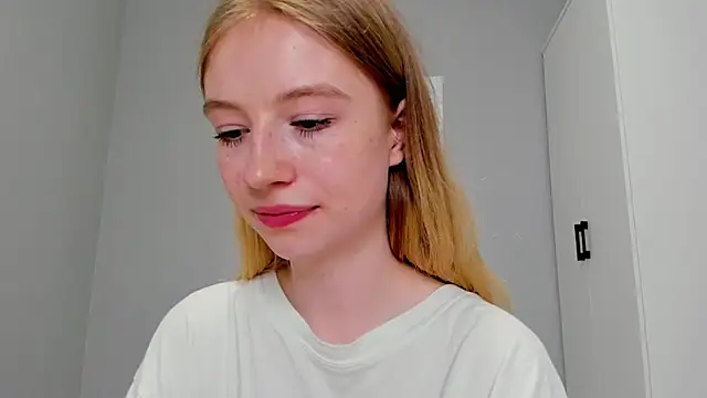 minidivaa  online show from 01/24/25, 11:12