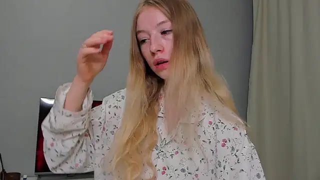 minidivaa  online show from 03/04/25, 09:22