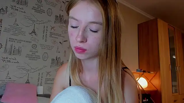 minidivaa  online show from 09/13/25, 07:24