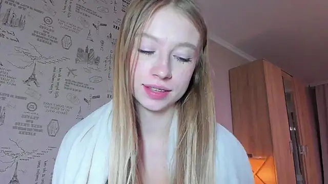 minidivaa  online show from 10/04/25, 09:13