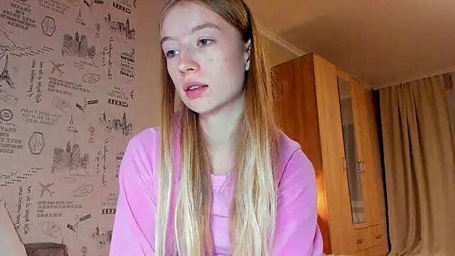 minidivaa  online show from 10/08/25, 09:01