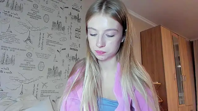 minidivaa  online show from 10/13/25, 07:03