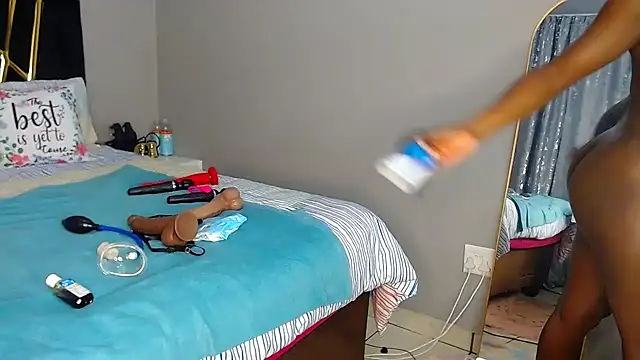 MissBigNipples online show from 12/14/25, 12:16