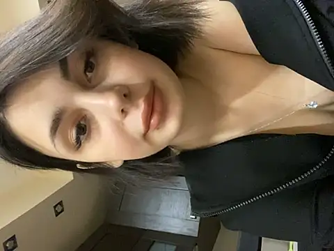 SandraCarter online show from 01/01/25, 03:35