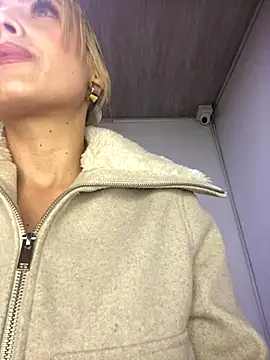 alicev kitty online show from 10/22/25, 12:49