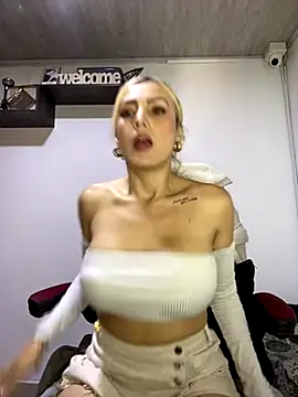 alicev kitty online show from 11/07/25, 12:49