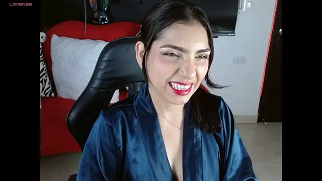 Snapshot of Carolaine69_ chatting on 07/16/26, 01:06 Carolaine69 online show from 07/16/26, 01:06