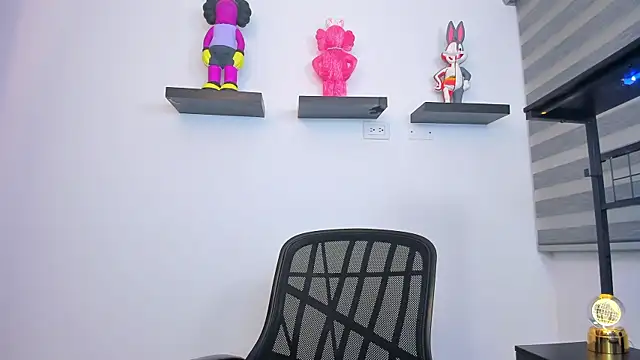 Gangster Girl online show from 04/20/26, 12:02