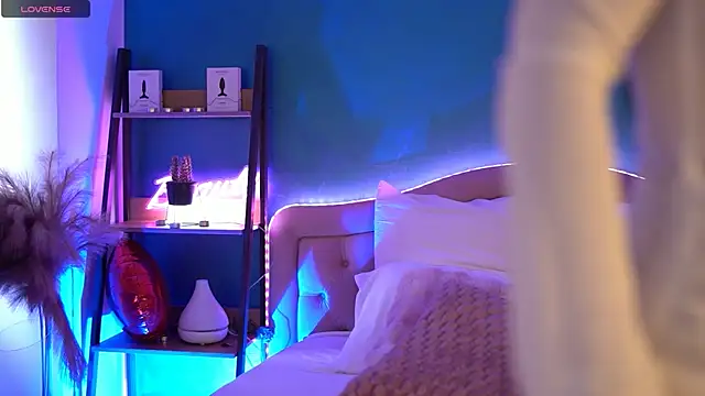 RaisaVawn online show from 04/21/26, 06:20