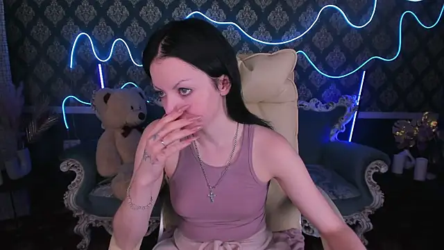 Daisy Delight online show from 10/31/25, 08:32