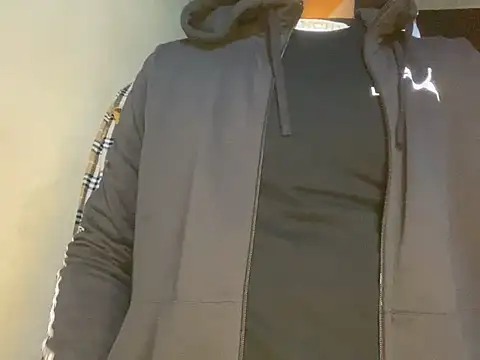 Snapshot of GaaTto chatting on 03/16/25, 02:10 GaaTto online show from 03/16/25, 02:10